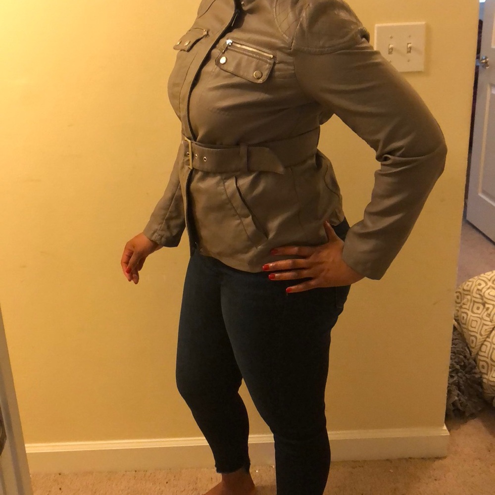 Leather jacket - Picture 4 of 5